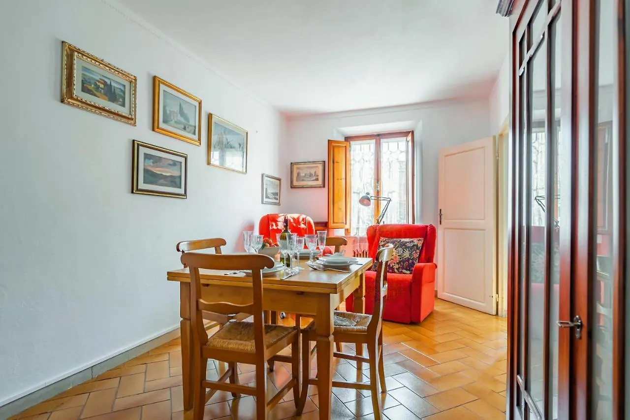 Pisa Airport Comfy Apartment - Private Parking 0*,  Italien